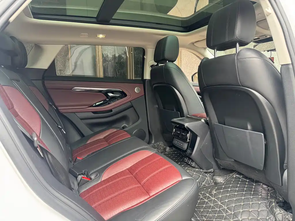 Land Rover Evoque 2023 — фото 12