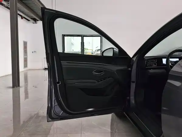 BYD Qin L 2025