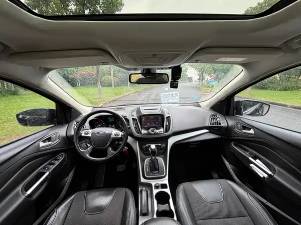 Ford Kuga 2015