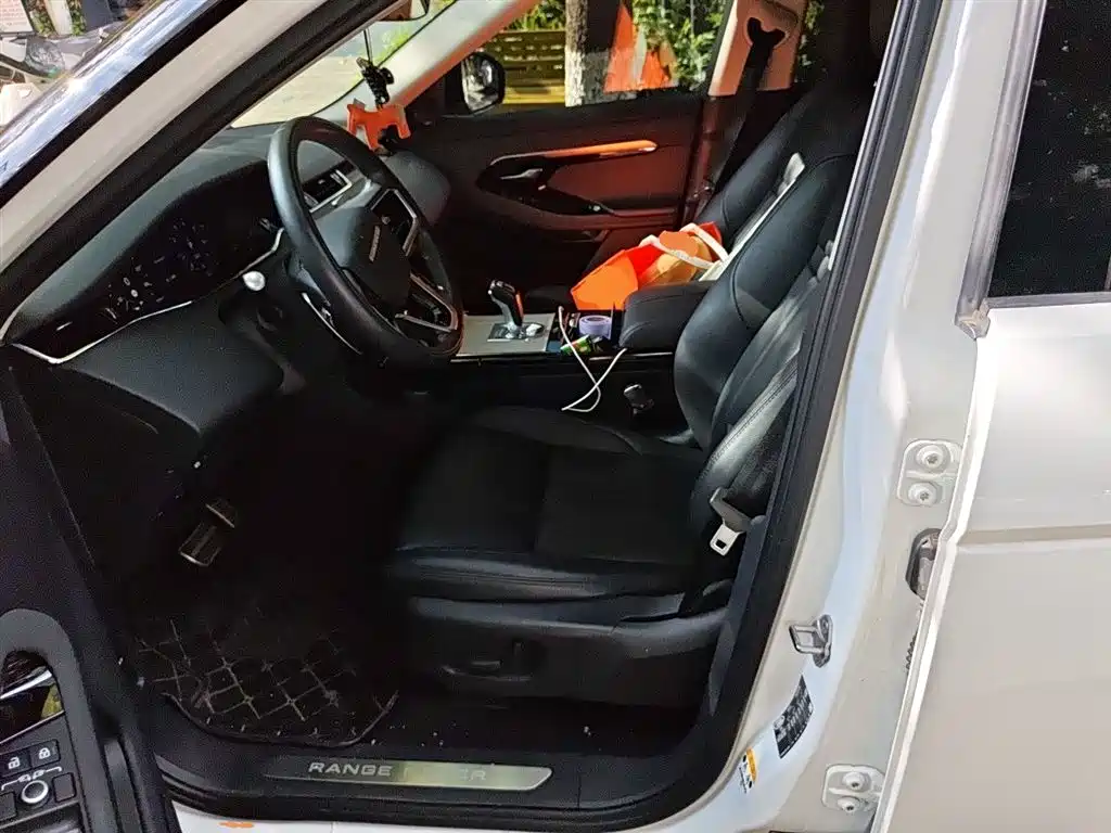 Land Rover Evoque 2022 — фото 11