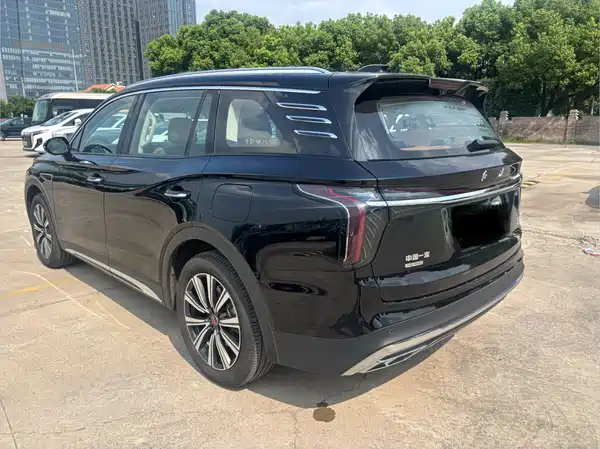 Hongqi HS7 PHEV 2025