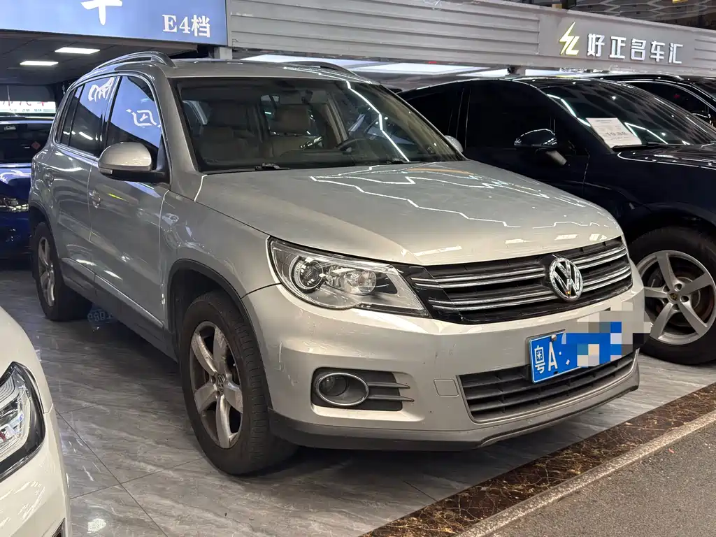 Volkswagen Tiguan 2011 — фото 2