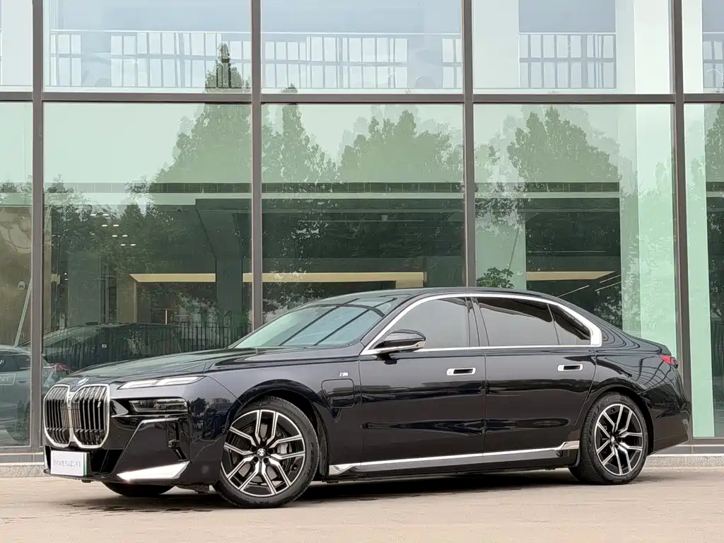 BMW i7 2024
