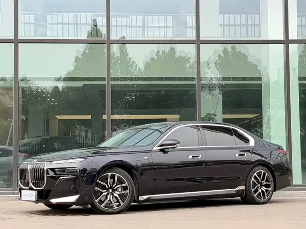 BMW i7 2024