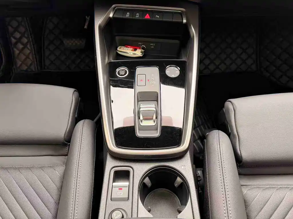 Audi A3 2023 — фото 16