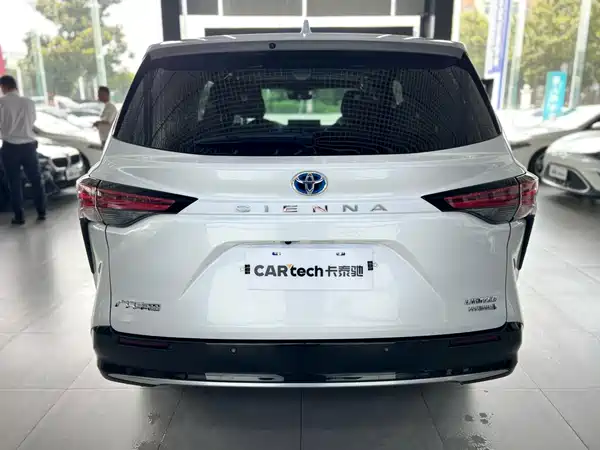 Toyota Sienna 2024