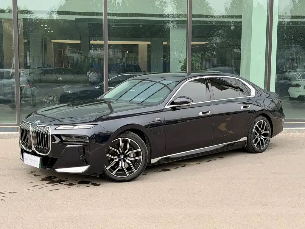 BMW i7 2024 — фото 2