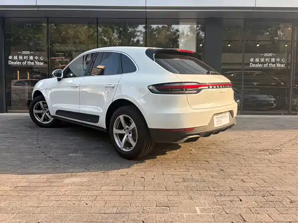 Porsche Macan 2021