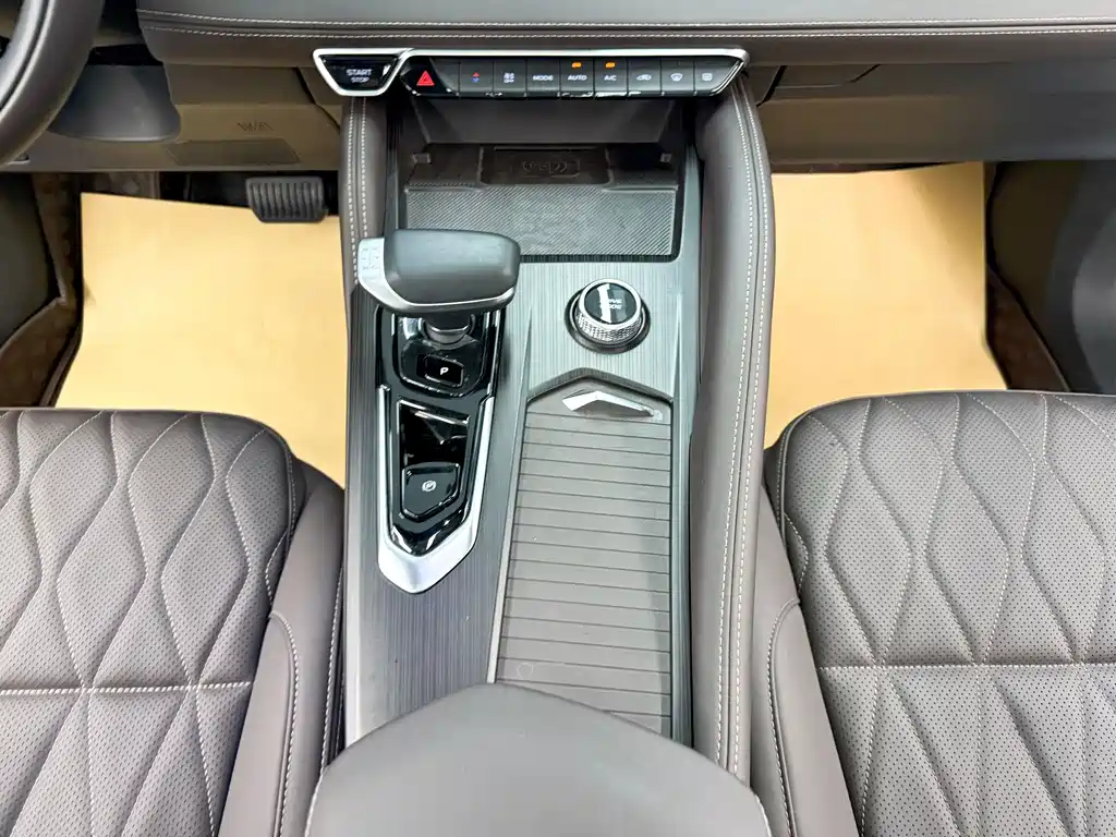 Geely Xingyue L 2025 — фото 13