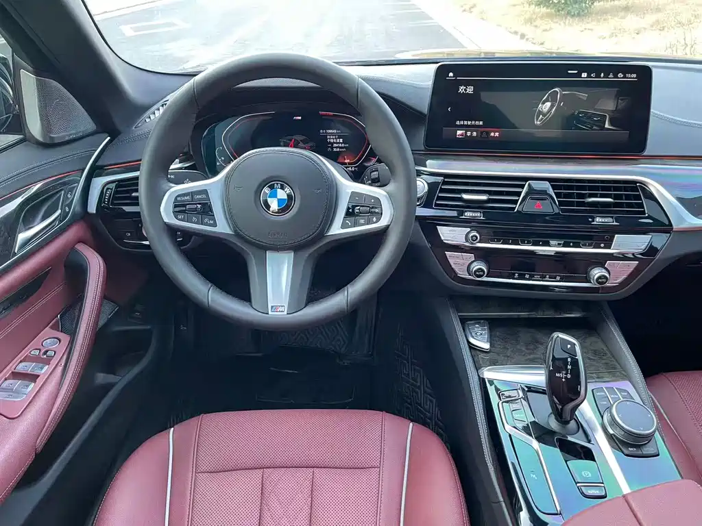BMW 5 Series 2022 — фото 12