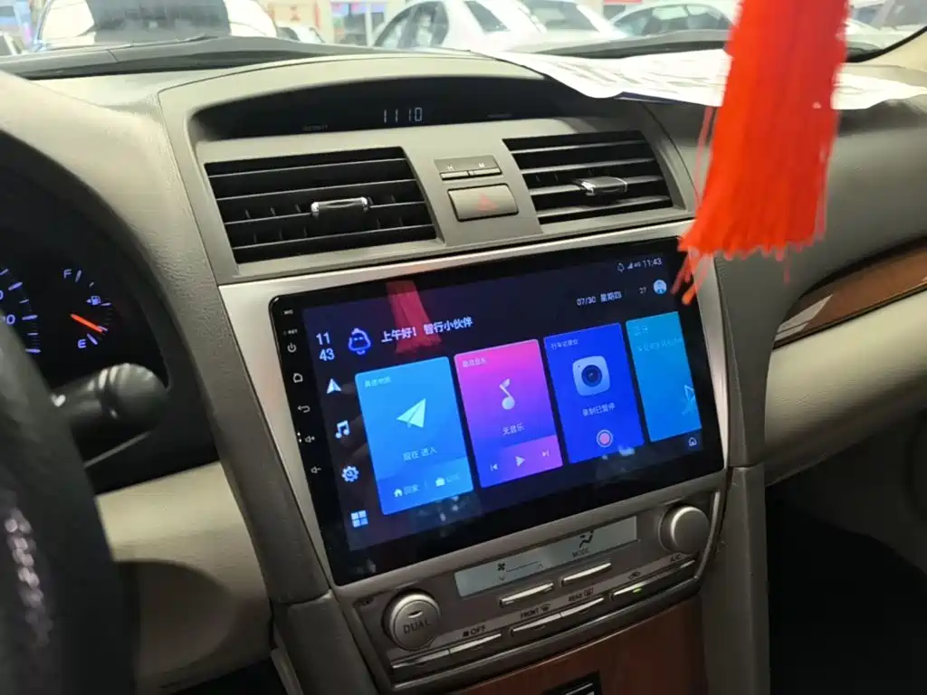 Toyota Camry 2014 — фото 13