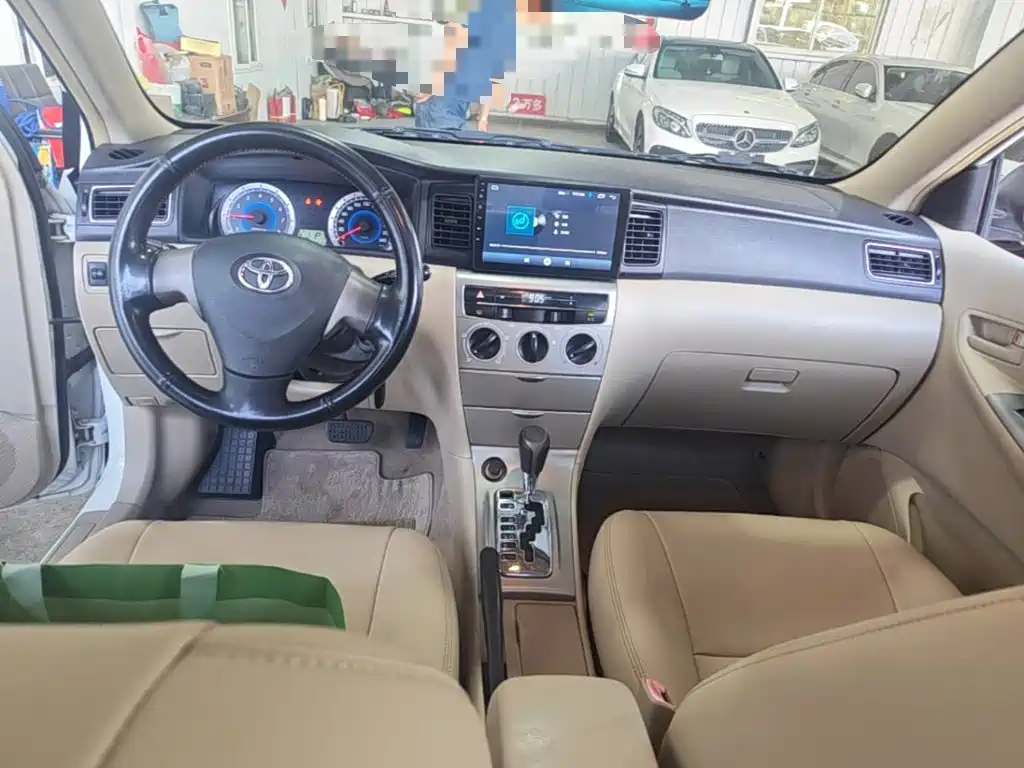 Toyota Corolla 2014 — фото 10