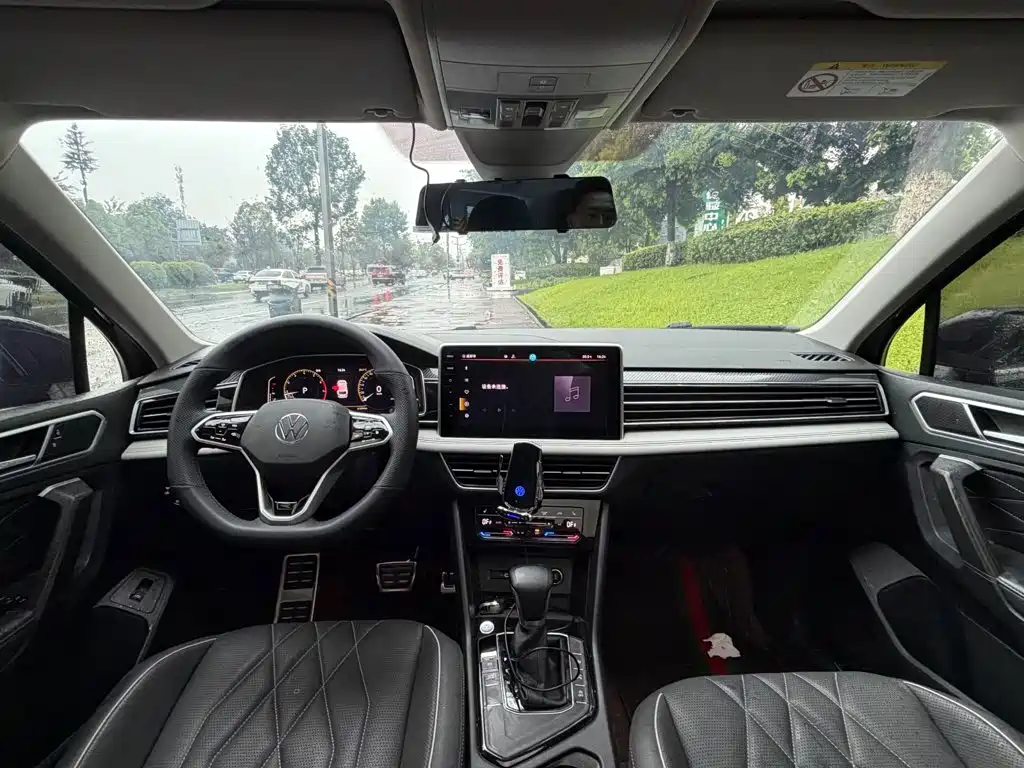 Volkswagen Tiguan L 2023 — фото 13