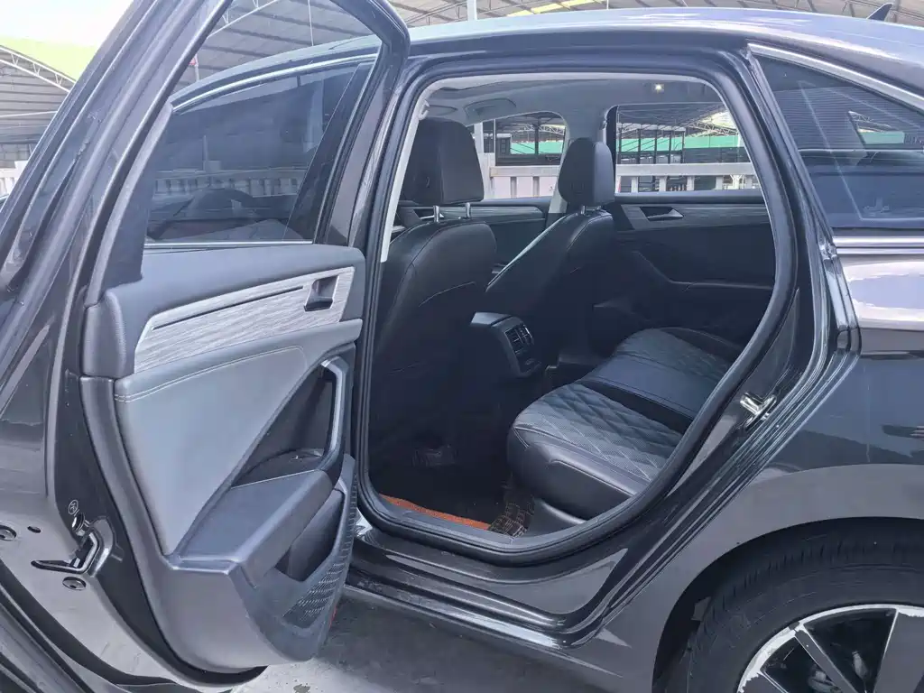 Volkswagen Sagitar 2023