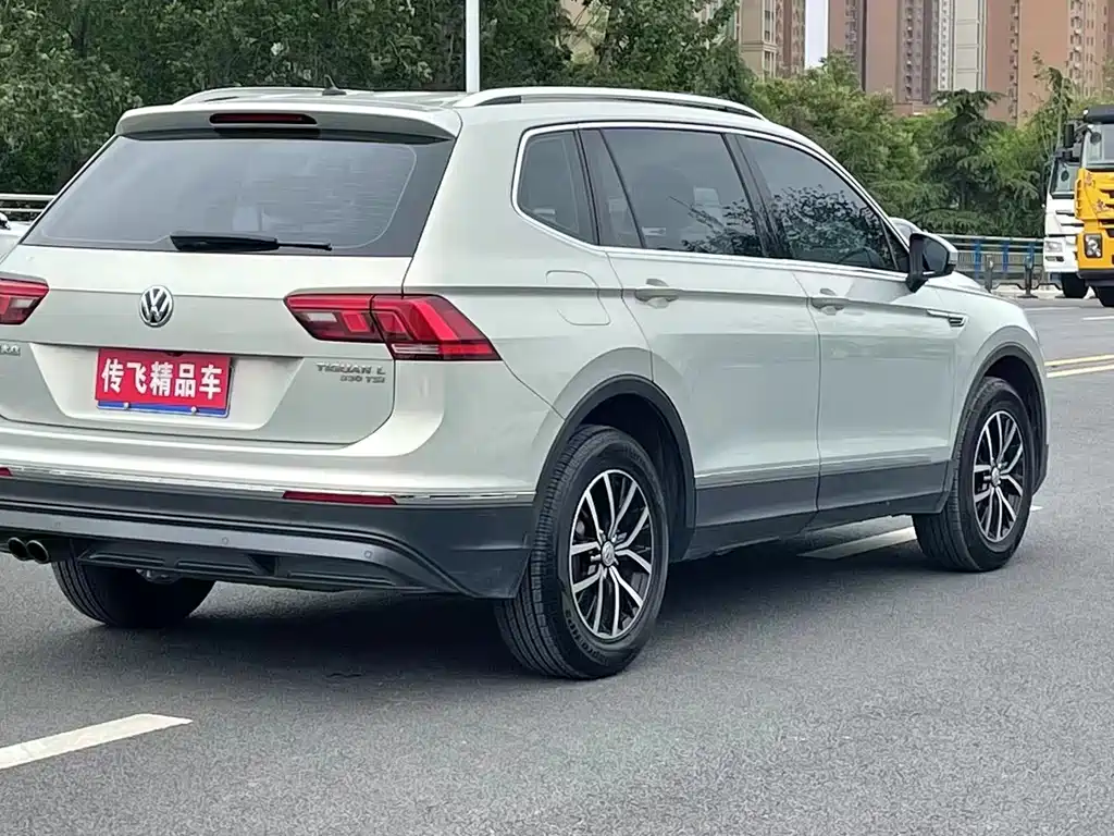 Volkswagen Tiguan L 2018 — фото 8