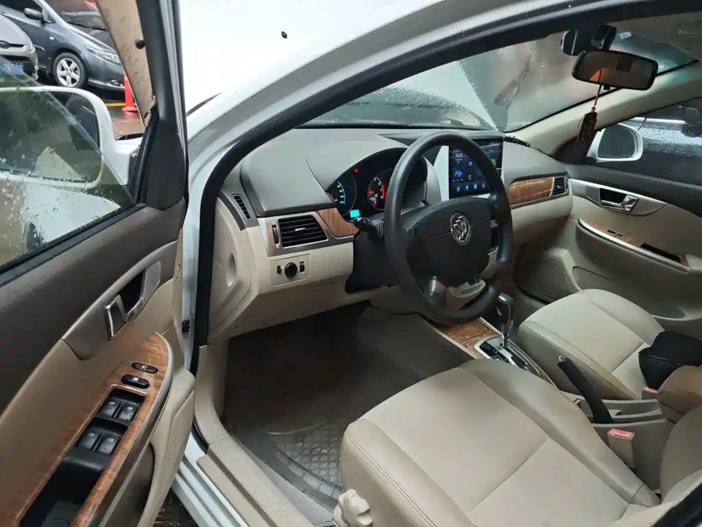 Buick Excelle 2016 — фото 17
