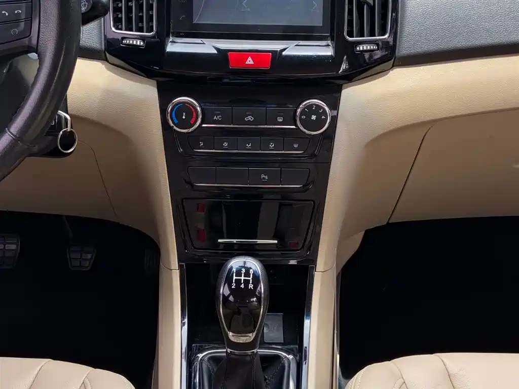 Chery E3 2015 — фото 11