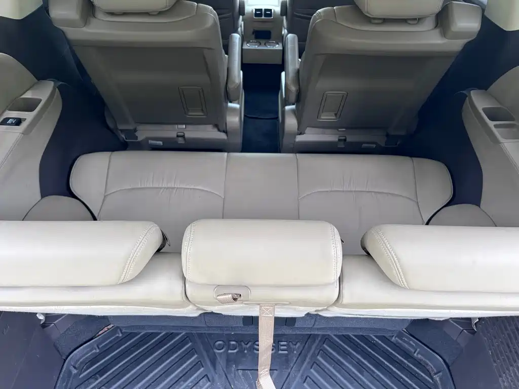 Honda Odyssey 2015 — фото 17