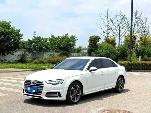 Audi A4L 2018