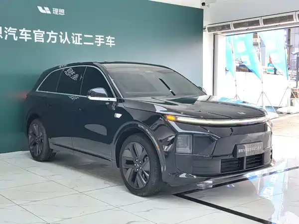 Li Auto L6 2025