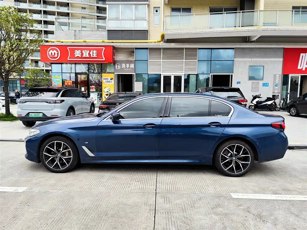BMW 5 Series 2022