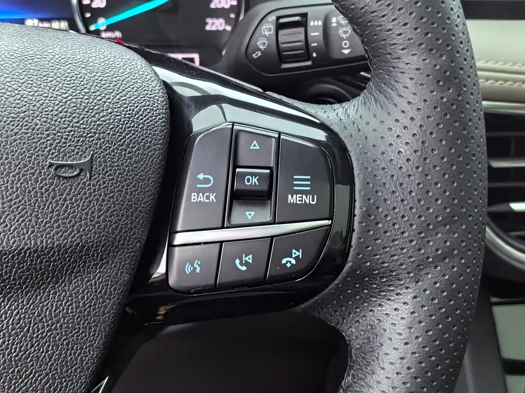 Ford Edge 2023 — фото 23