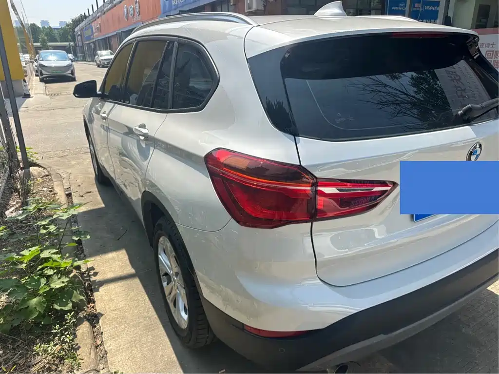 BMW X1 2017 — фото 10