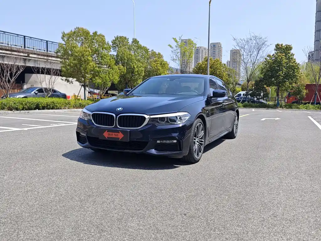 BMW 5 Series 2017 — фото 1