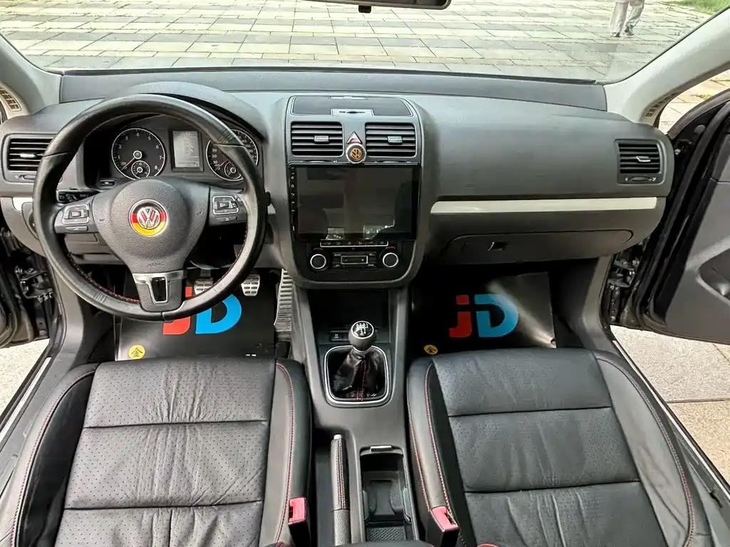 Volkswagen Sagitar 2011