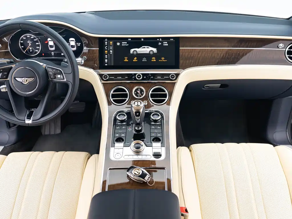 Bentley Continental 2020 — фото 7