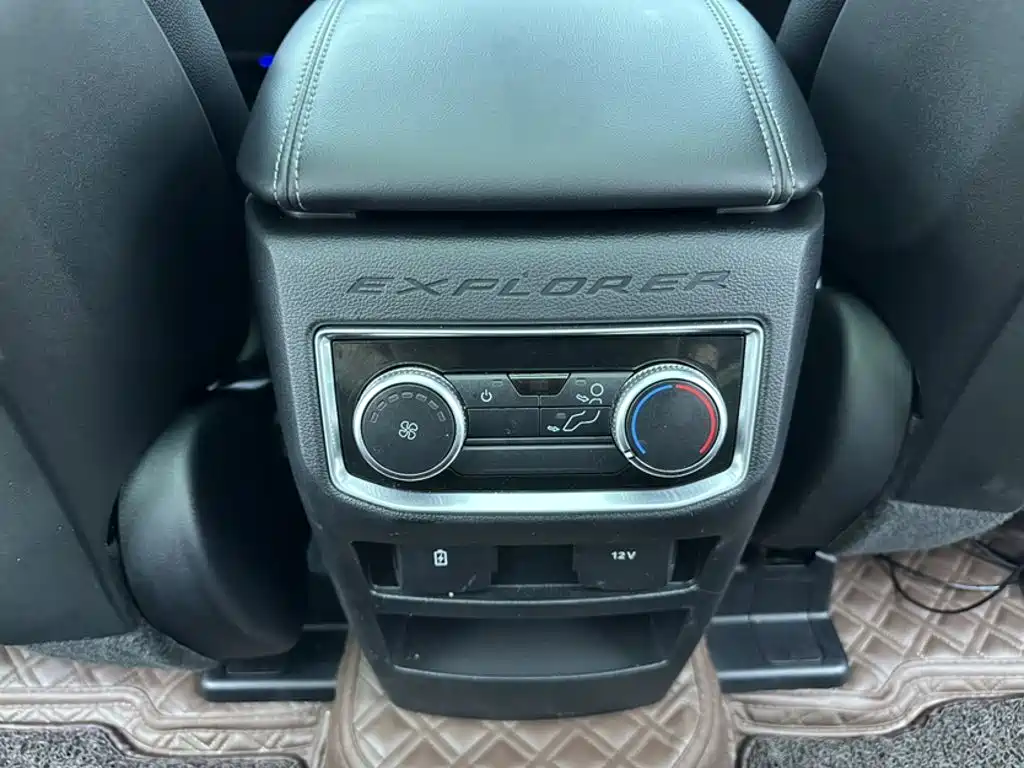 Ford Explorer 2020 — фото 13