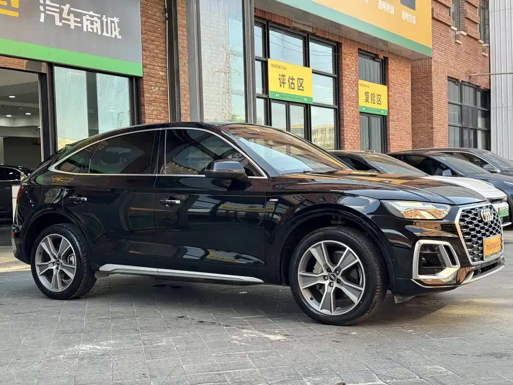 Audi Q5L Sportback 2022 — фото 3