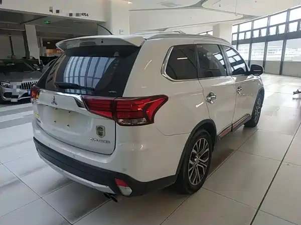 Mitsubishi Outlander 2017