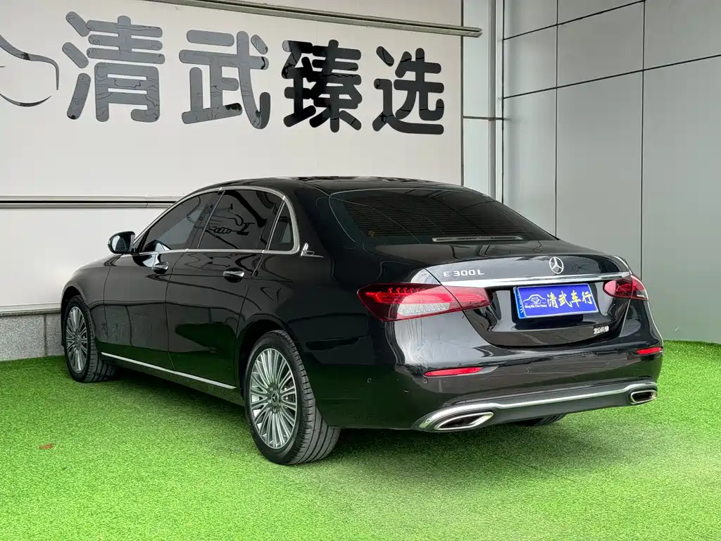 Mercedes-Benz E-Class 2023 — фото 13