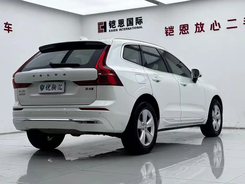 Volvo XC60 2022 — фото 5