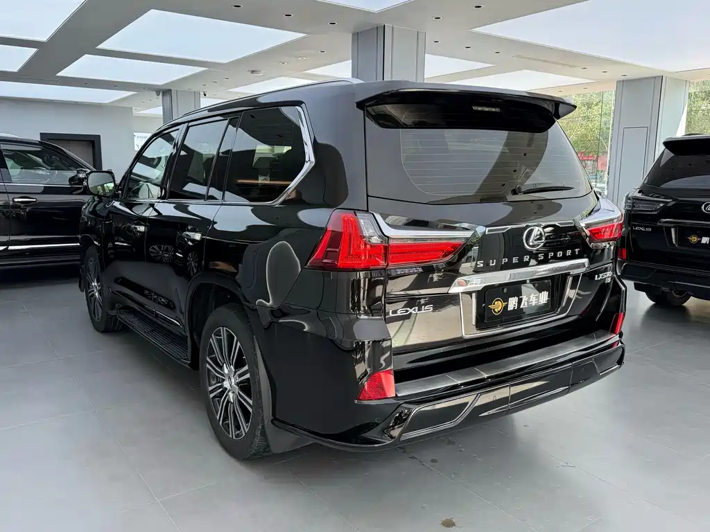 Lexus LX 2019 — фото 22