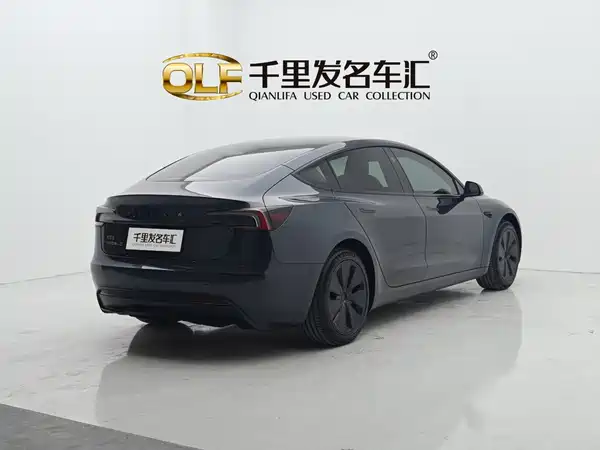 Tesla Model 3 2024