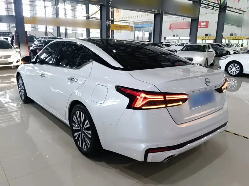 Nissan Teana 2023