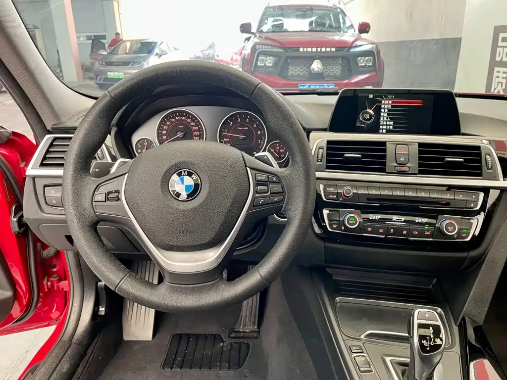 BMW 3 Series 2017 — фото 11