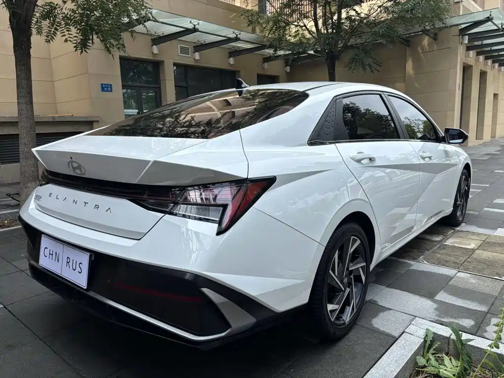 Hyundai Elantra 2023