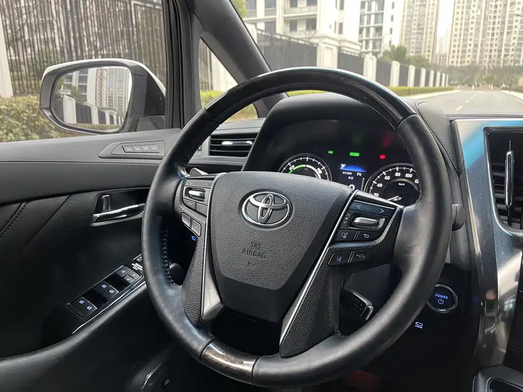 Toyota Vellfire 2020 — фото 16