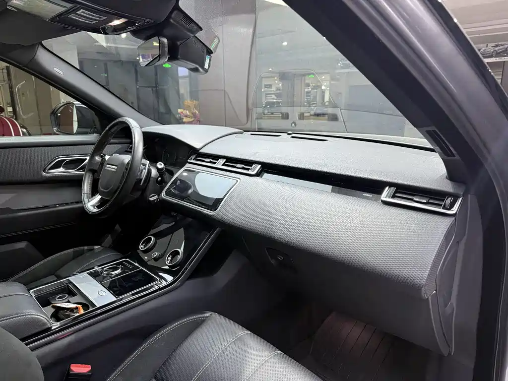 Land Rover Velar 2020 — фото 11