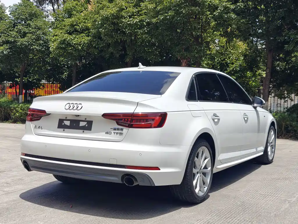 Audi A4L 2018 — фото 13