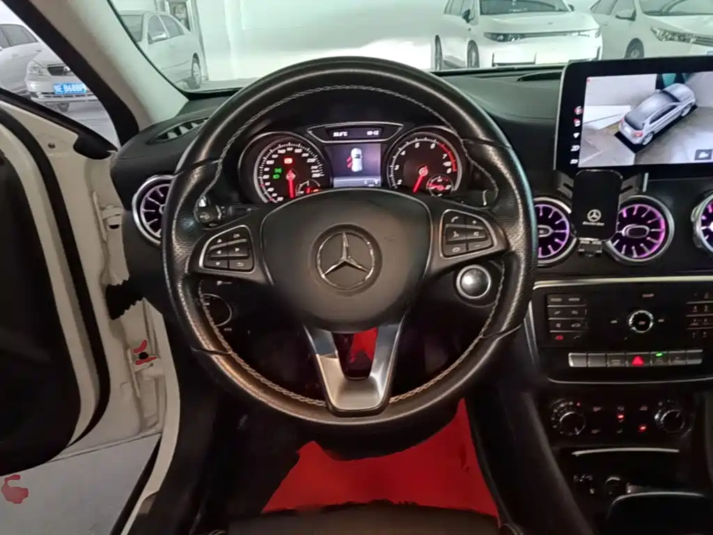 Mercedes-Benz GLA 2018 — фото 11