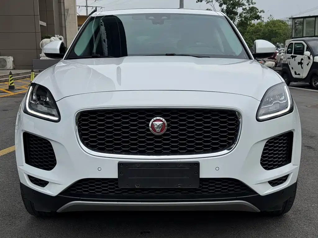 Jaguar E-PACE 2021 — фото 2