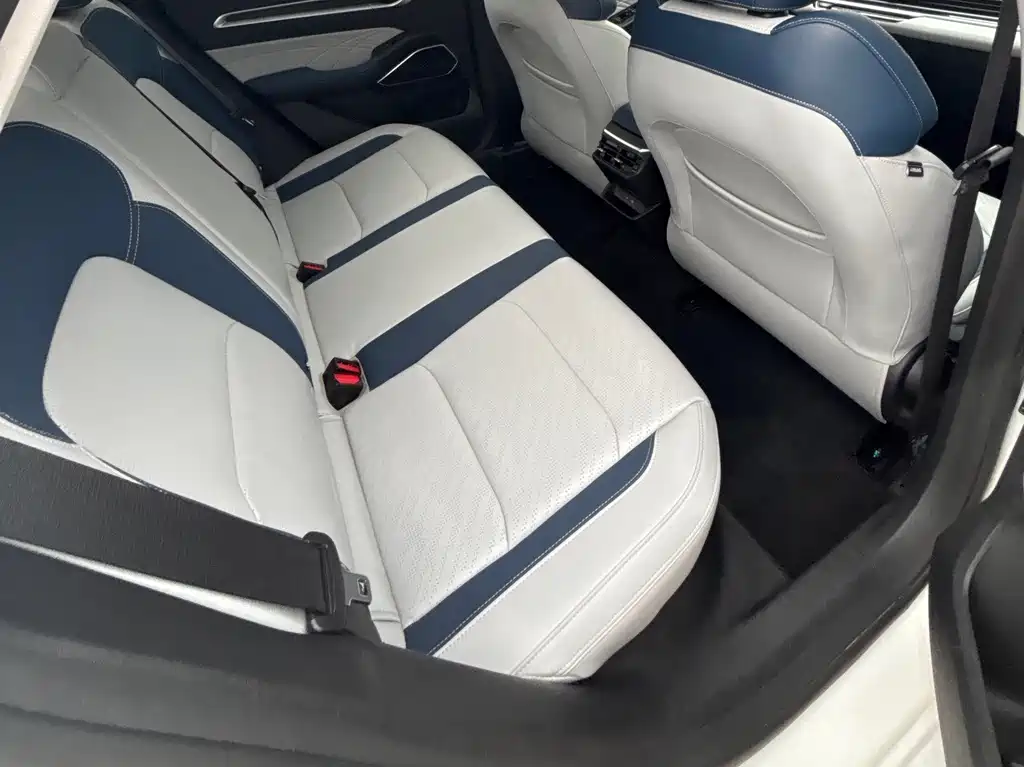 Geely Emgrand 2023 — фото 14