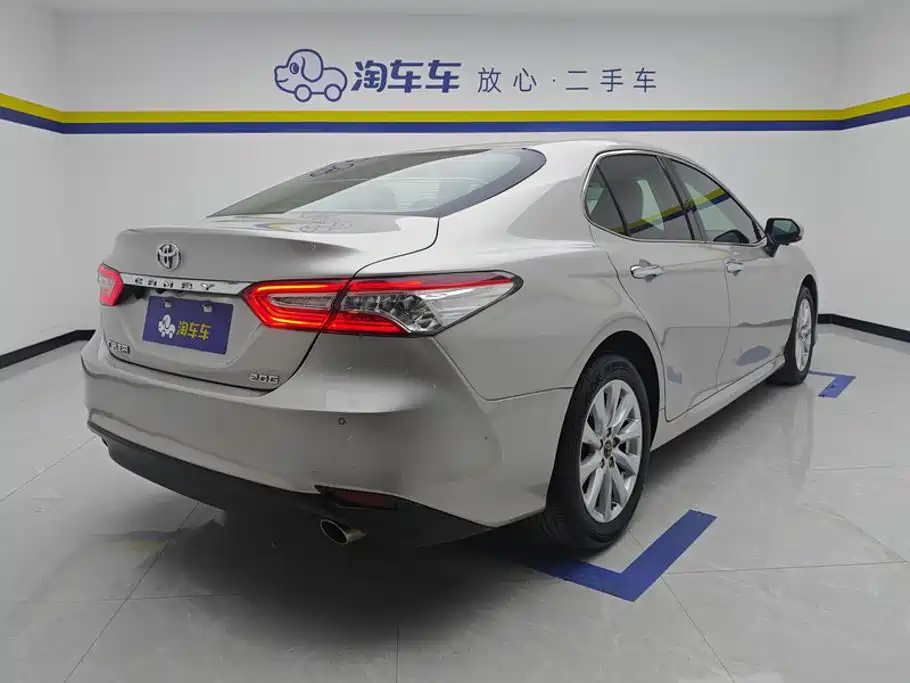 Toyota Camry 2020 — фото 3