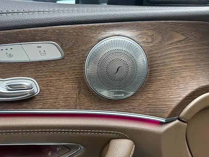 Mercedes-Benz E-Class 2022 — фото 6
