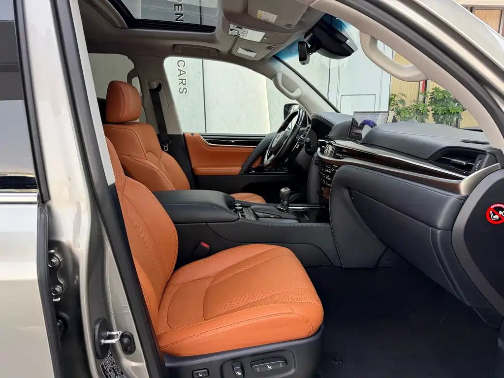 Lexus LX 2019 — фото 13