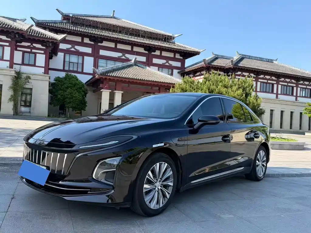 Hongqi E-QM5 2023